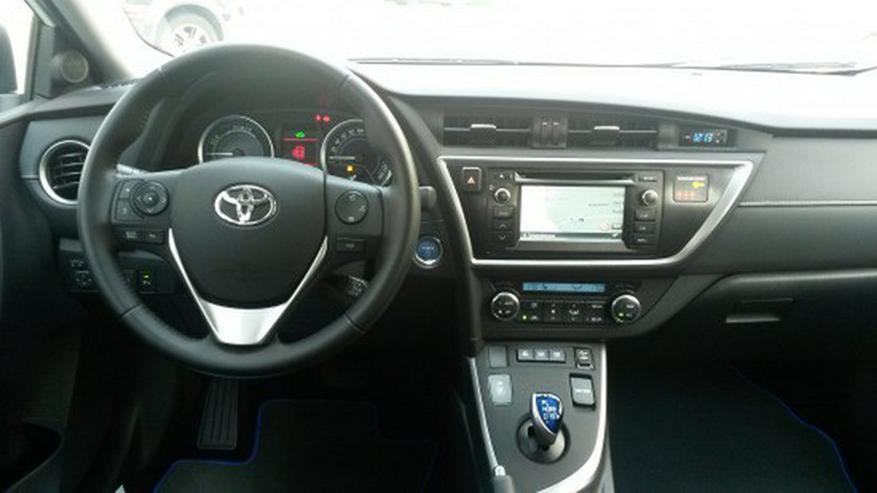 Bild 12: Toyota Auris 1.8 (Hybrid) Executive & Xenon / Navi