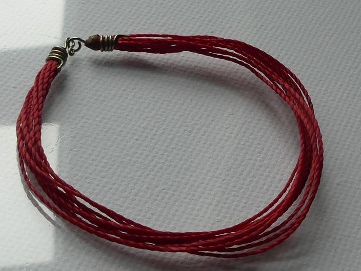 Bild 4: rotes Armband