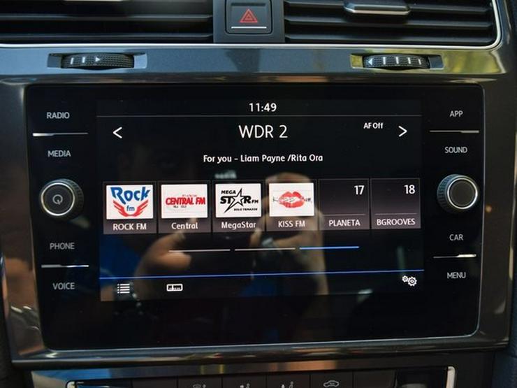 Bild 18: VW Golf VII 1.0 TSI S&S 110 PS App Connect Klimaaut. Müd.erk. ALU16 Temp BC BT NSW