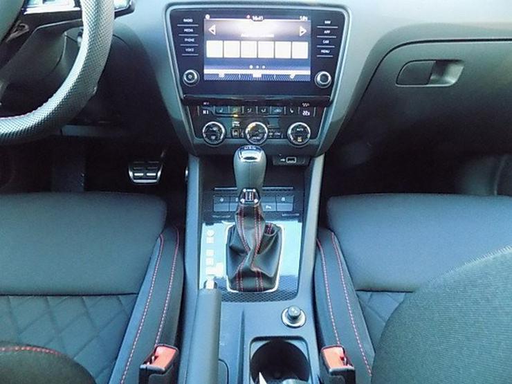 Bild 8: SKODA Octavia Combi RS 2,0 TDI DSG Pano ACC LED AHK