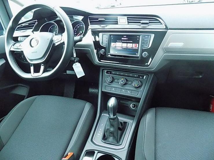 Bild 6: VW Touran 1,6 TDI DSG Navi ACC 7-Sitze