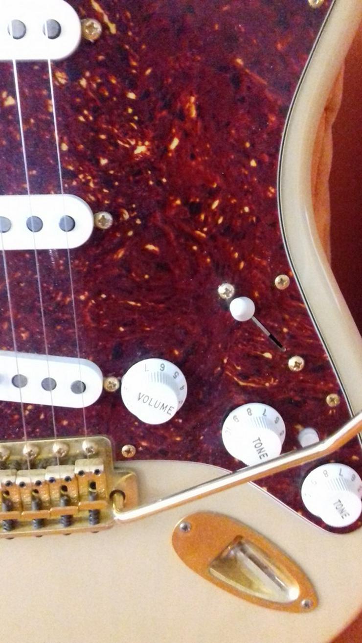 Bild 3: Fender Deluxe Players Stratocaster Honeyblonde