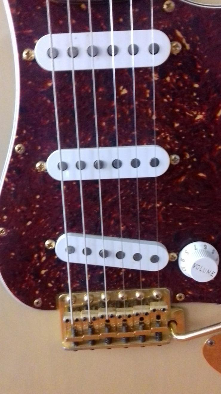 Bild 4: Fender Deluxe Players Stratocaster Honeyblonde