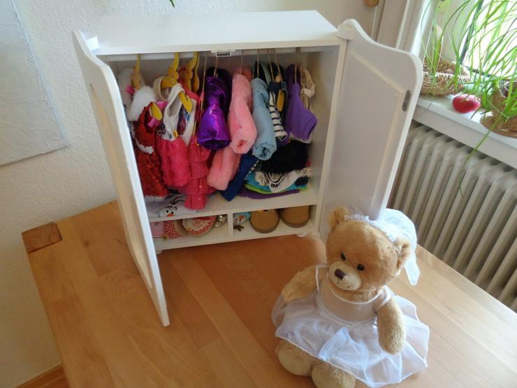 Bild 9: BUILD-A-BEAR Teddy mit Kleiderschrank u.v.m