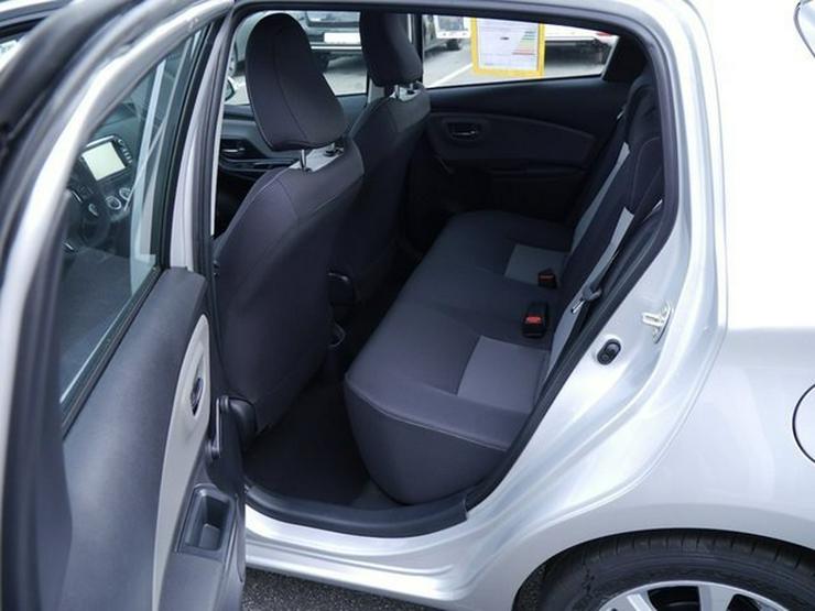 Bild 33: TOYOTA Yaris 1,0 Comfort + Design Paket