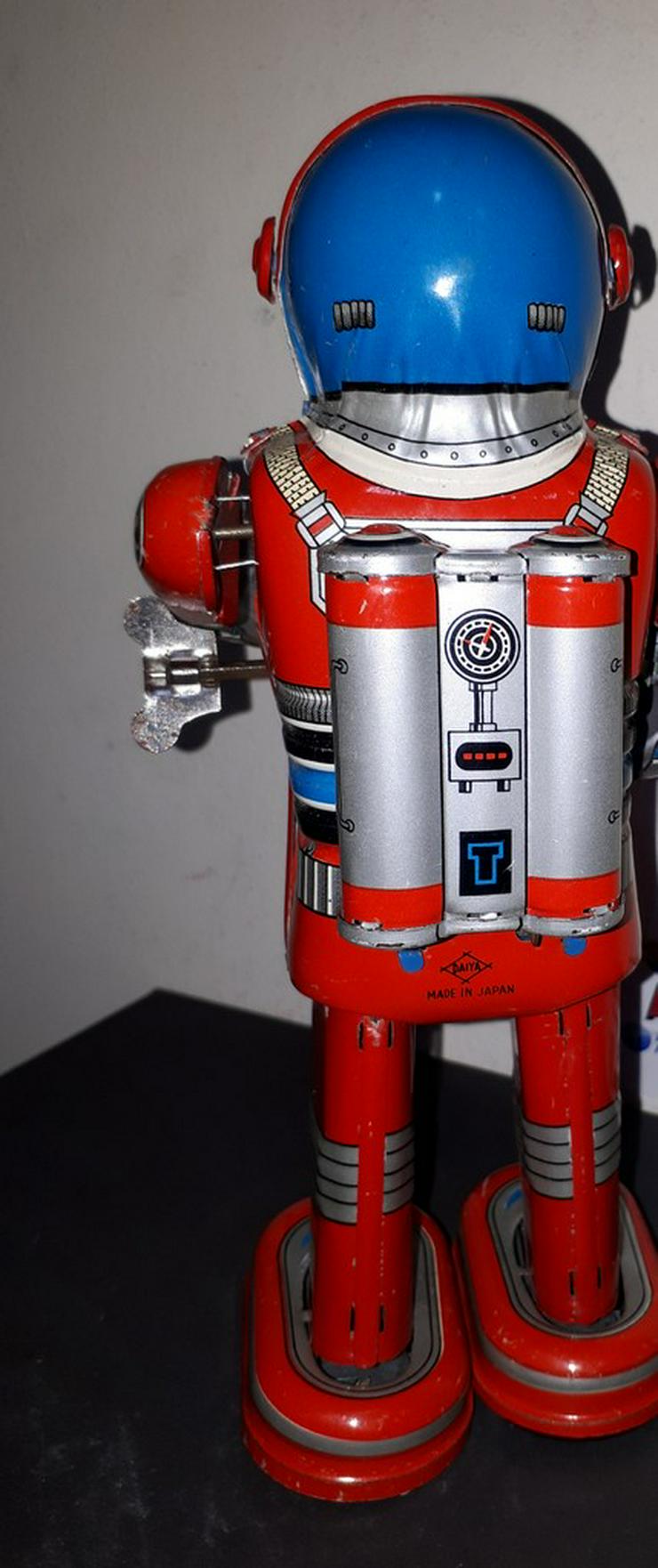 Bild 5: MOON ASTRONAUT DAIYA JAPAN robot