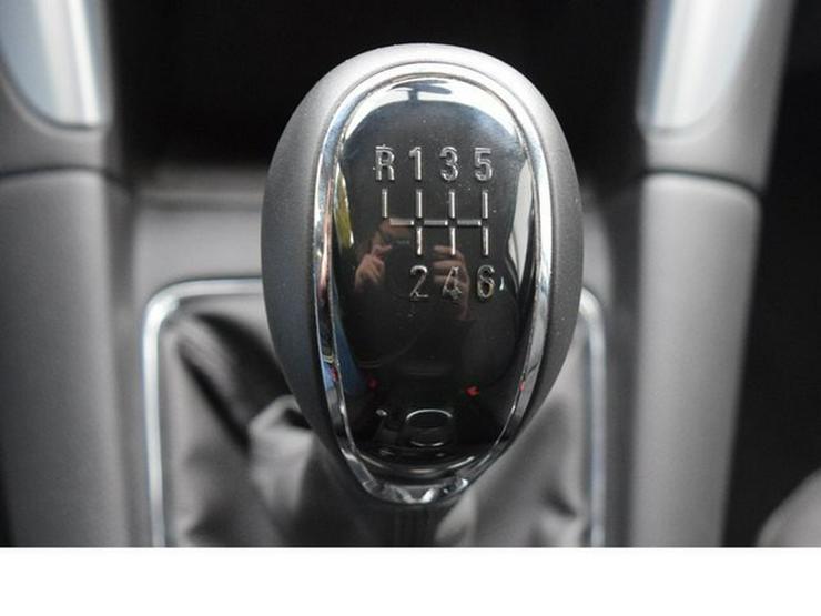 Bild 25: OPEL Zafira 1.4 T S&S Navi 4.0 IntelliLink/Cam Klimaauto. Alu17 Temp PDC OnStar NSW 7 Sitzer