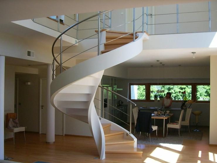 Bild 7: Spiraltreppen - Massive Treppe aus Beton