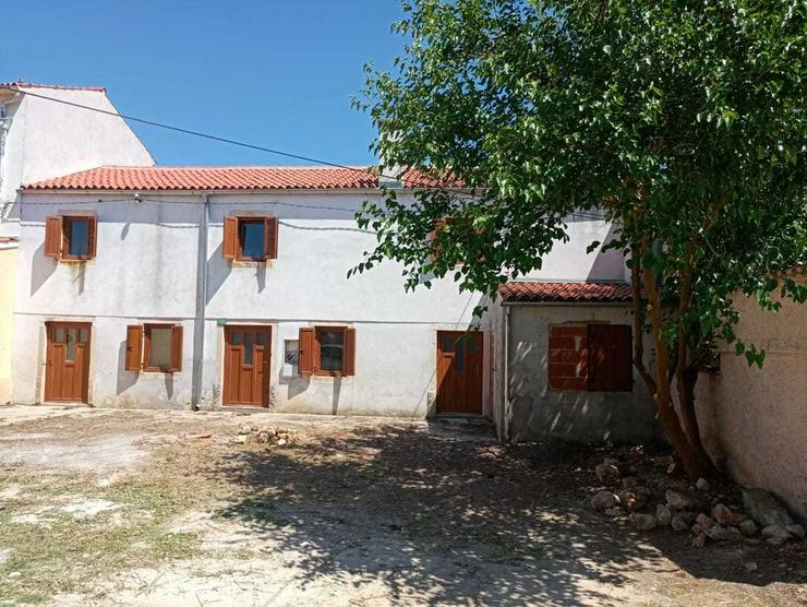 Haus (3 Wohnungen) Kroatien Pula - Gewerbeimmobilie kaufen - Bild 2