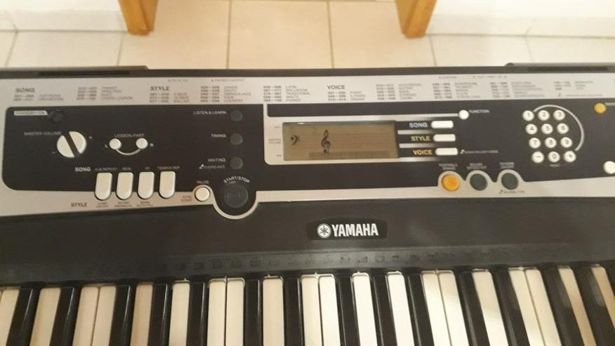 Bild 2: Yamaha-Keyboard YPT-210