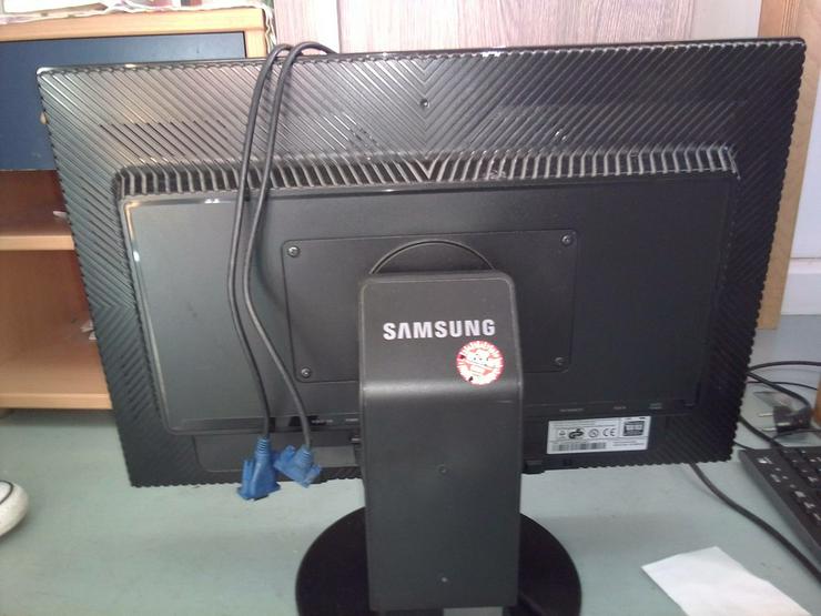 Bild 2: Samsung SyncMaster 245B LCD-Monitor gebraucht