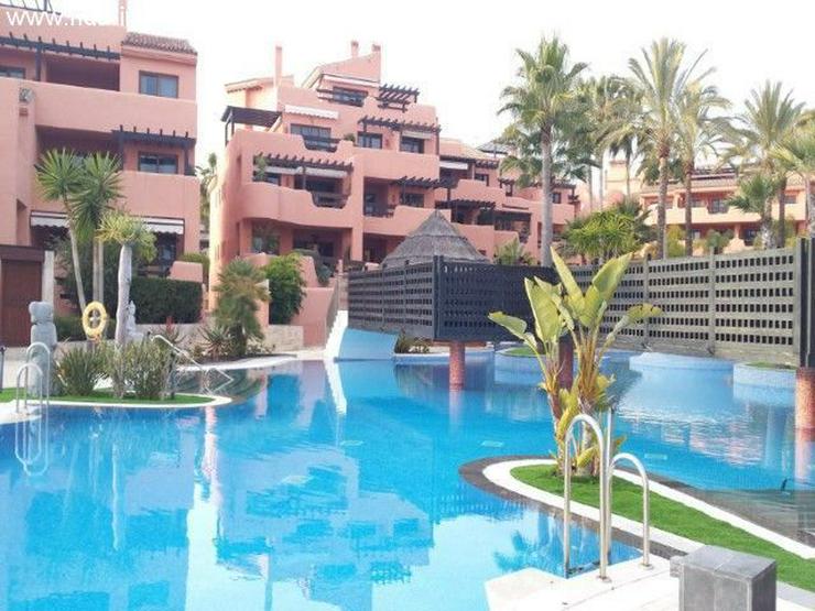 : Luxus Wohnungen in Meer in Estepona, Costa del Sol