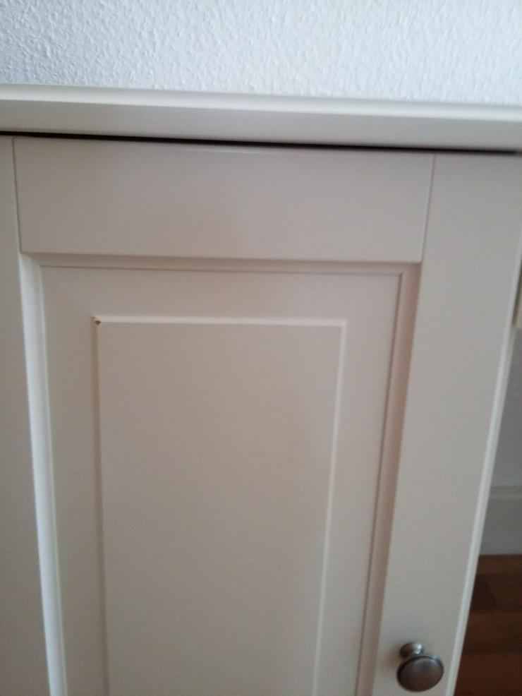 Bild 3: Schreibtisch Liatorp in weiß (IKEA)