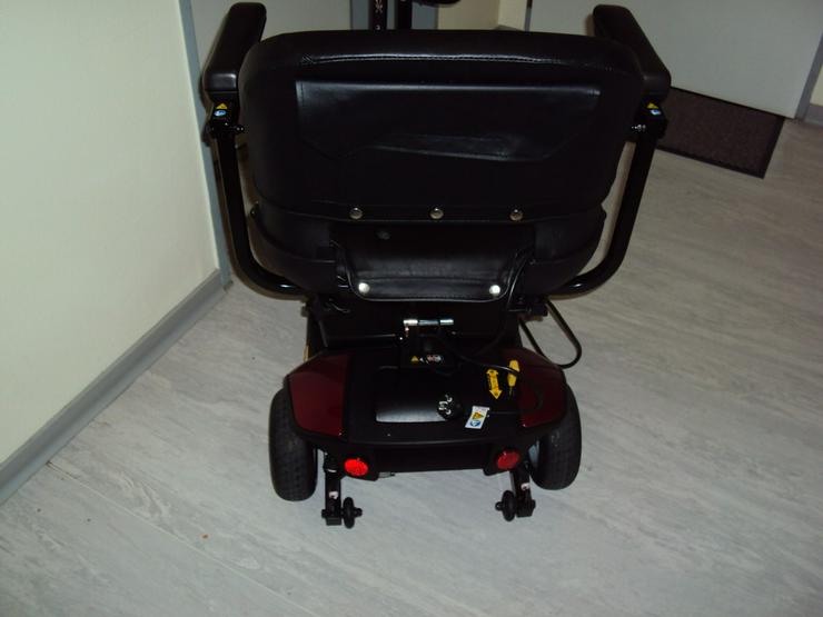 Bild 4: Elektrorollstuhl, Elektromobil, Rollstuhl