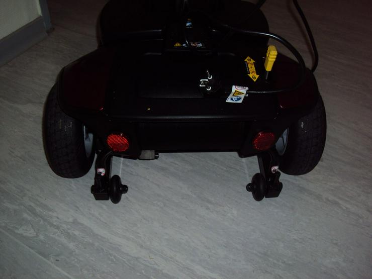 Bild 5: Elektrorollstuhl, Elektromobil, Rollstuhl