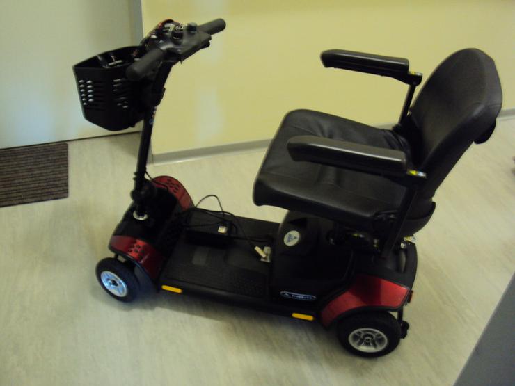 Bild 10: Elektrorollstuhl, Elektromobil, Rollstuhl