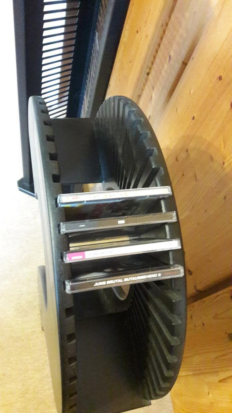 Bild 7: Moderne neuwertige CD-Ständer in schwarz
