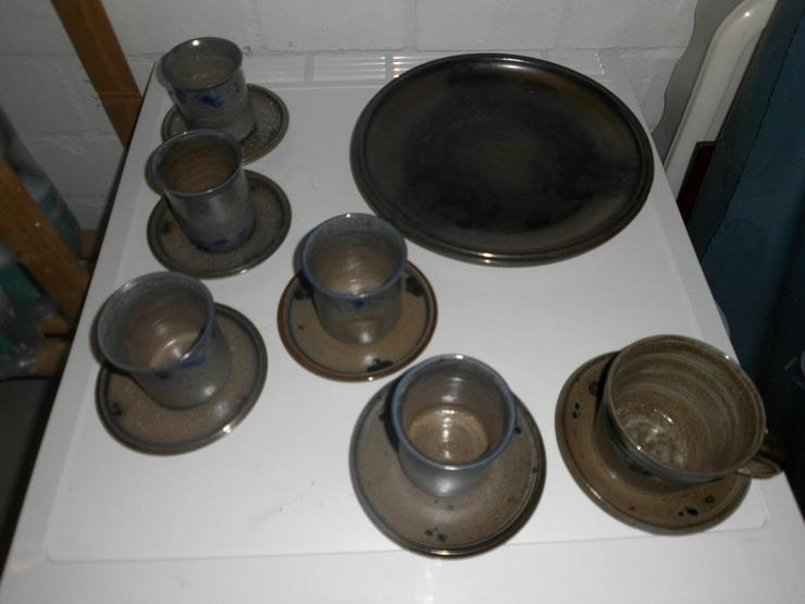 Bild 3: Diverse Keramik-Vasen, Krüge etc.