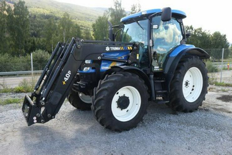 Bild 1: Traktor New Holland T6040