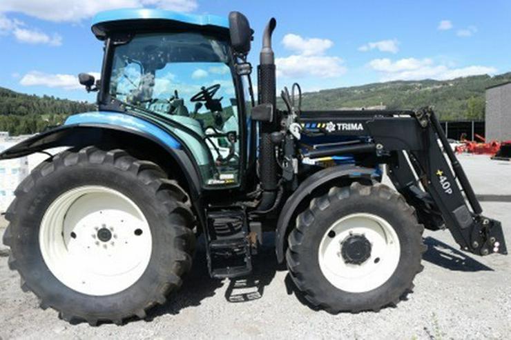 Bild 2: Traktor New Holland T6040