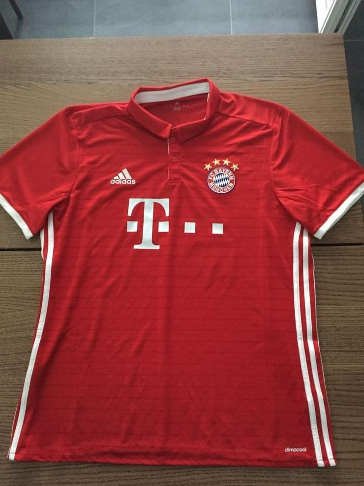 Bild 3: Bayern München Trikot mit Müllers Unterschrift