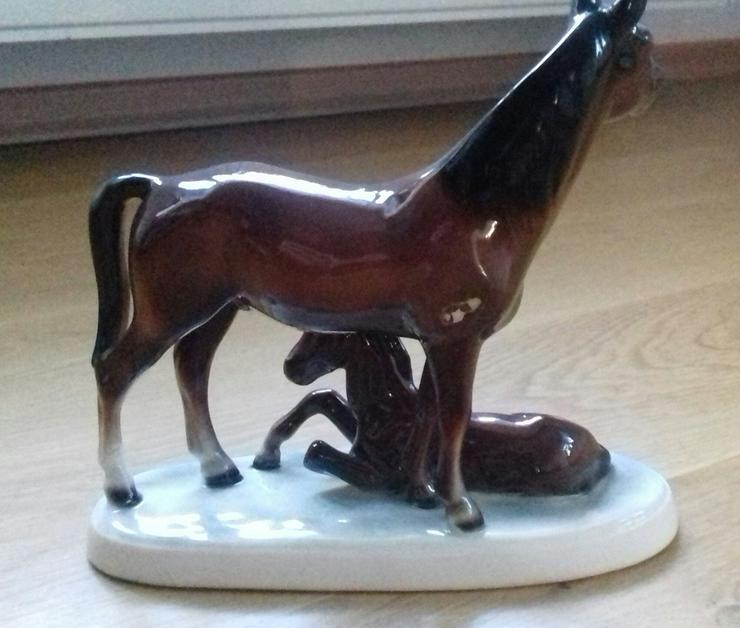 Bild 3: Porzellanfigur Pferde
