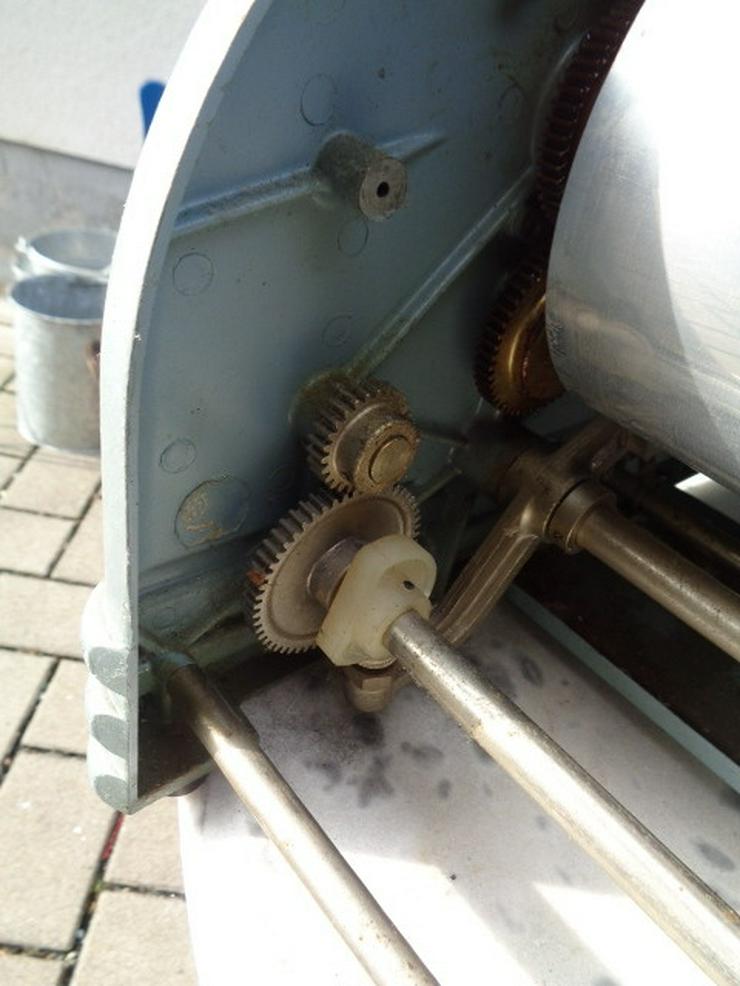 Bild 15: Sehr alte Maschine MechanischeTrommeldrucker