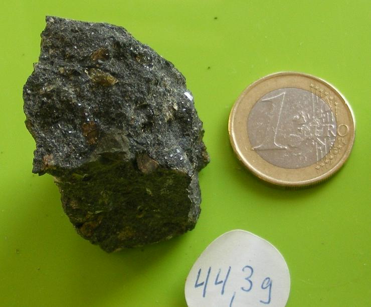 Bild 6: Diamantkristall auf Kimberlit 67gr.