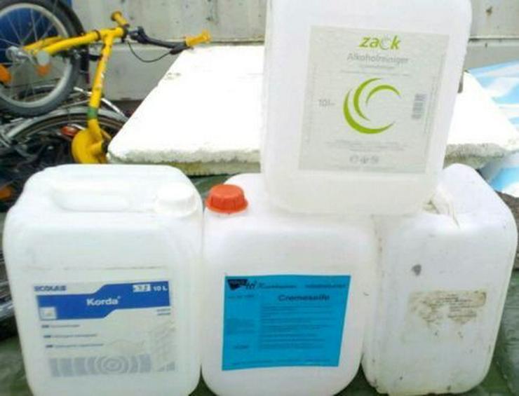 Bild 6: Wasserbehälter Wasserkanister Kanister Behälter