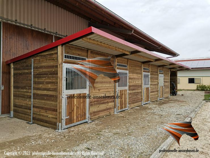 Bild 9: Pferdestall bauen - Außenboxen, Pferdebox & Offenstall kaufen | Weidehütten, Futterraufe & Heuraufe TOP Fertigbau, Stallanlagen, Türen & Matten für Pferdestall & Paddock