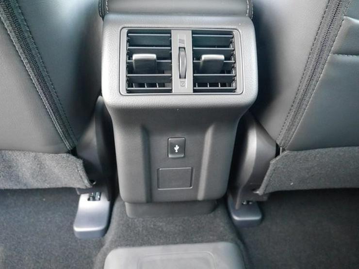 Bild 32: MITSUBISHI Plug-in Hybrid Outlander PHEV 4WD Modelljahr2019