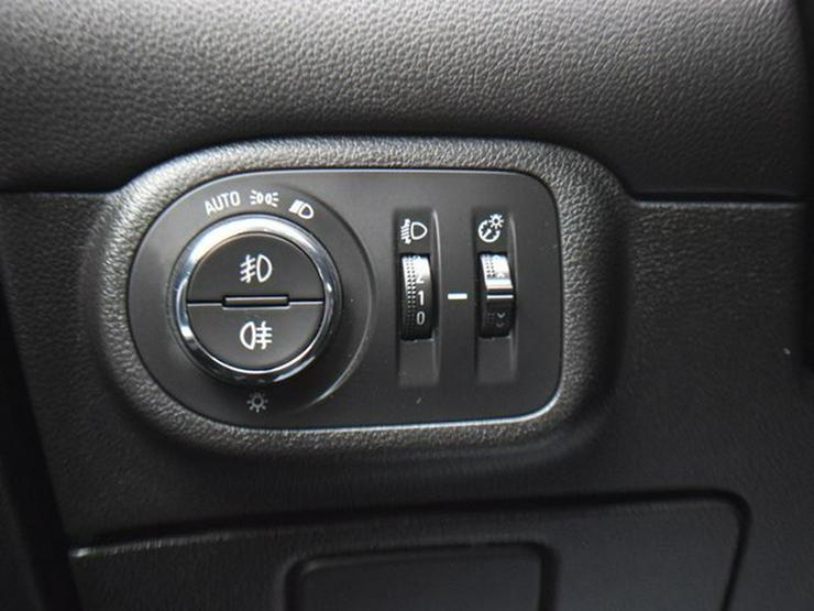 Bild 29: OPEL Zafira 1.4 T S&S Navi950/Cam Klimaauto. Alu17 Temp PDC OnStar NSW 7 Sitzer