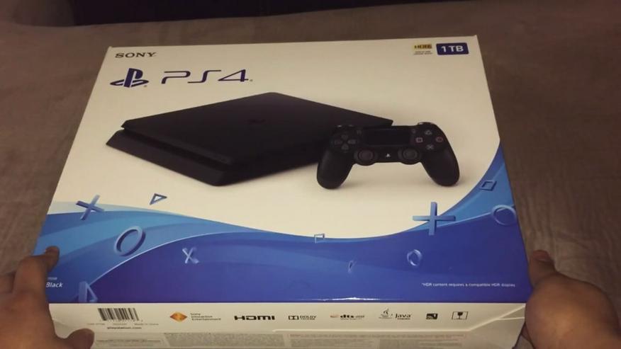 PS4 SLIM 1 TB mit 8 Games - PlayStation Konsolen & Controller - Bild 1