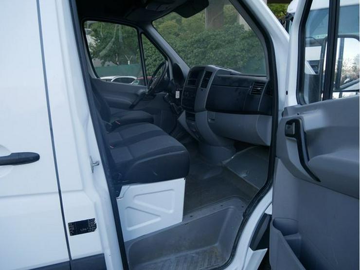Bild 11: MERCEDES-BENZ Sprinter II Kasten 310 CDI hoch lang 3 Sitzer