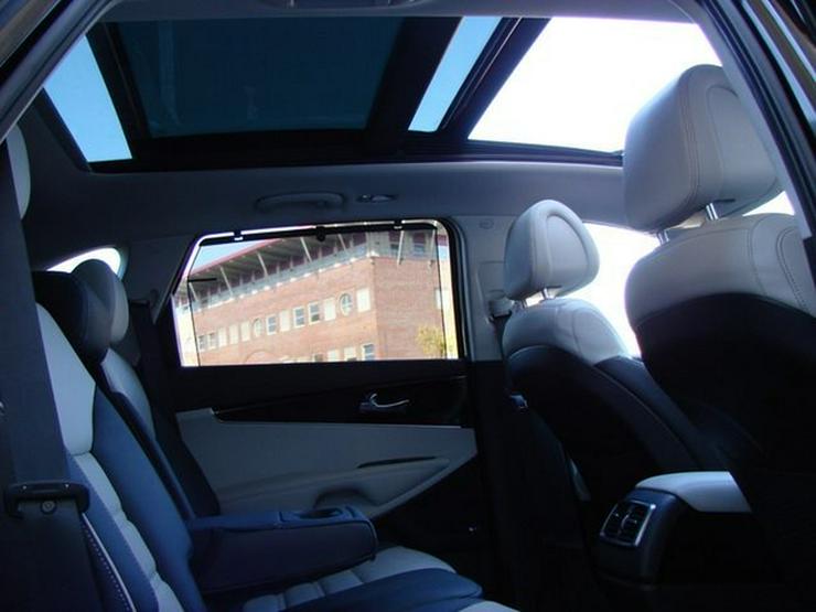 KIA Sorento Platinum Edition 4WD Xenon Navi Leder Pano 360°Kamera AHK - Sorento - Bild 16