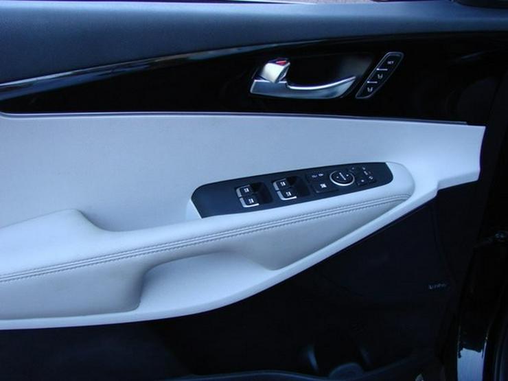 KIA Sorento Platinum Edition 4WD Xenon Navi Leder Pano 360°Kamera AHK - Sorento - Bild 19