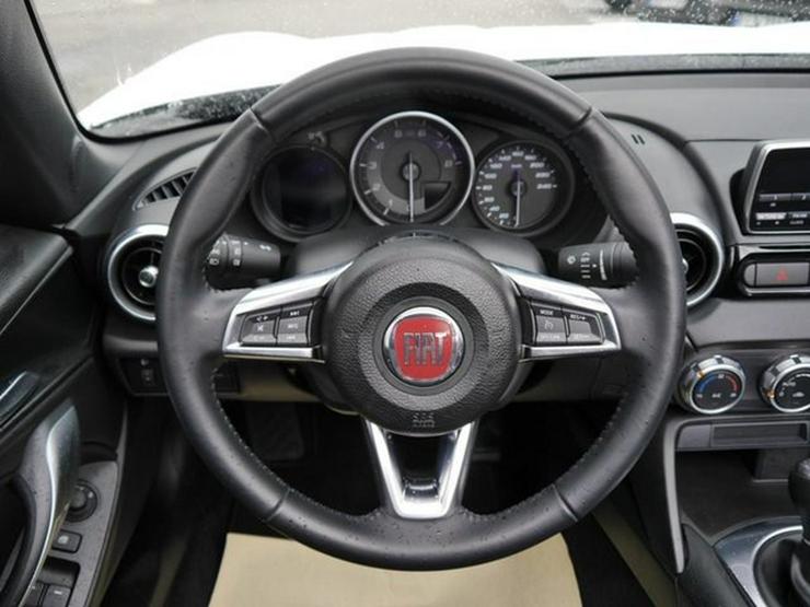 Bild 7: FIAT 124 Spider 1.4 MultiAir Turbo LUSSO * LEDER SCHWARZ * PDC * SITZHEIZUNG * KLIMAAUTOMATIK