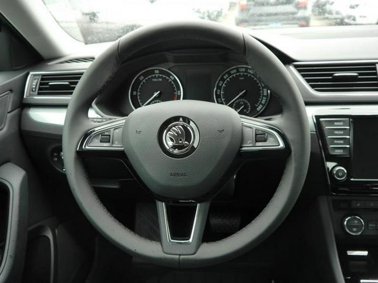 Bild 7: SKODA Superb Combi 2.0 TDI DPF DSG AMBITION * NAVI * XENON * PDC * SITZHEIZUNG * TEMPOMAT