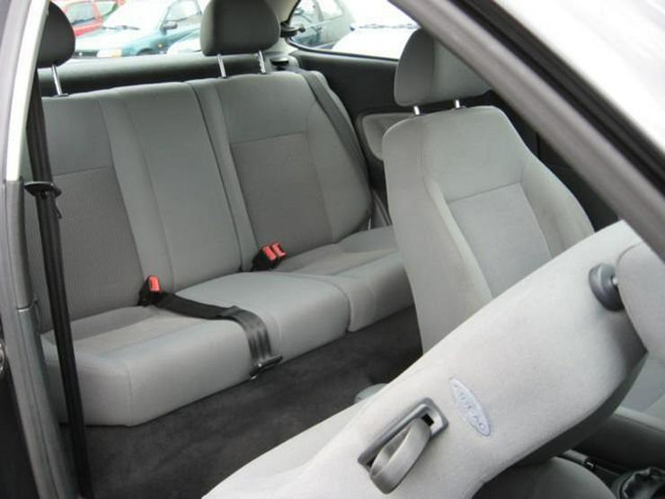 Bild 13: SEAT Ibiza 1.4i 16V Signo Sport mit Klimaautomatik