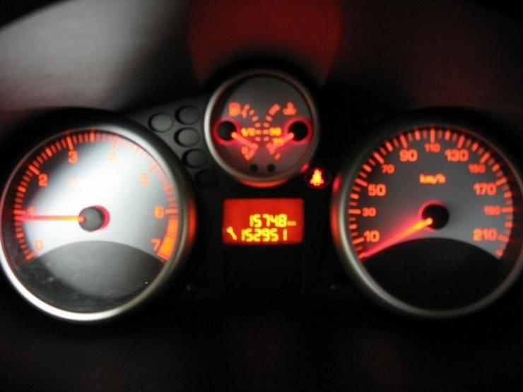Bild 25: PEUGEOT 206 Peugeot + 1,2 mit Klima HECKSCHADEN