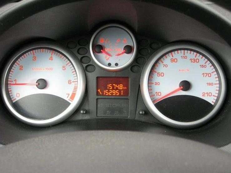Bild 11: PEUGEOT 206 Peugeot + 1,2 mit Klima HECKSCHADEN