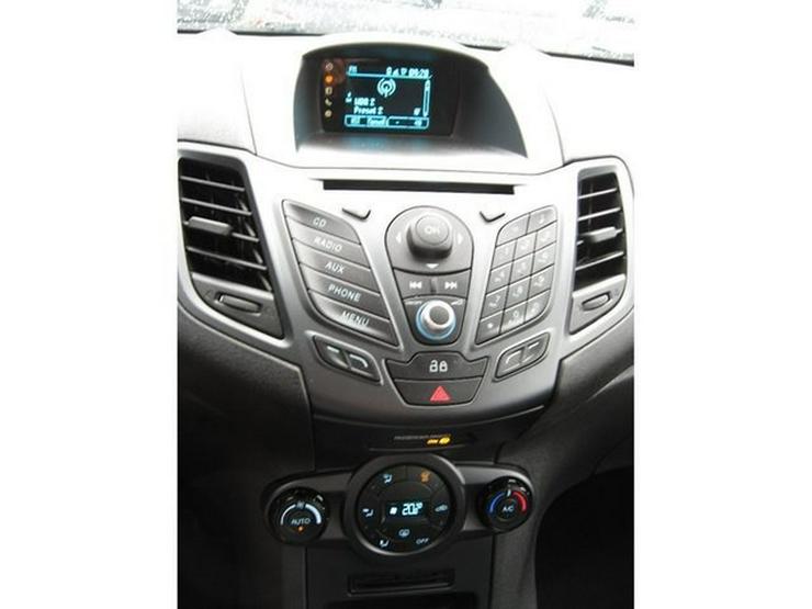 Bild 26: FORD Fiesta 1,5 TDCi 5-Türer mit Klimaautomatik