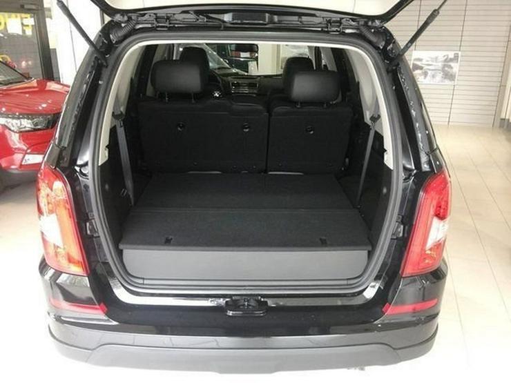 Bild 11: SSANGYONG REXTON W RX220 e-XDi 7AT Executive 4x4 - 7 Sitze