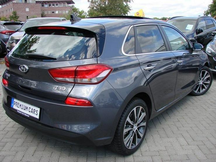 Bild 3: HYUNDAI i30 1.6CRDi Premium LED Leder Navi Kamera DAB