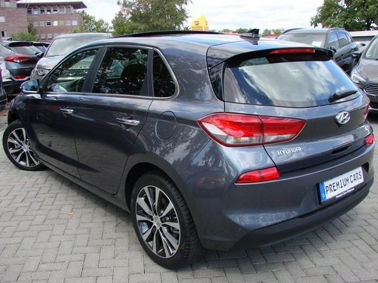 Bild 4: HYUNDAI i30 1.6CRDi Premium LED Leder Navi Kamera DAB