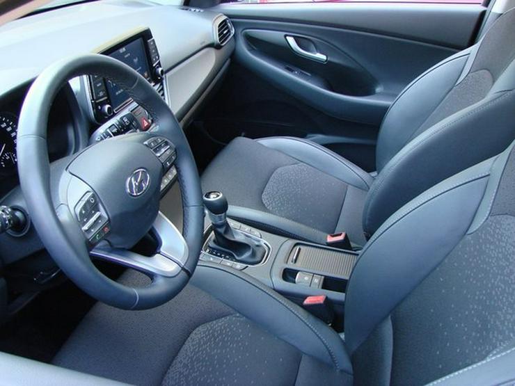 Bild 9: HYUNDAI i30 1.6CRDi Premium LED Leder Navi Kamera DAB