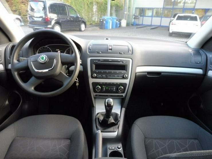 SKODA Octavia Combi FAMILY 2.0TDI +MOVE/AHK/PDC/aKLIMA - Octavia - Bild 8