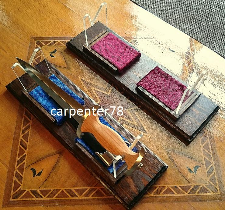 Dolchständer in Nussbaum, Blankwaffenständer Messerständer Dolch Ablage Dolchablage Blankwaffenablage Bajonett Messer Dolch - Historische Waffen - Bild 1