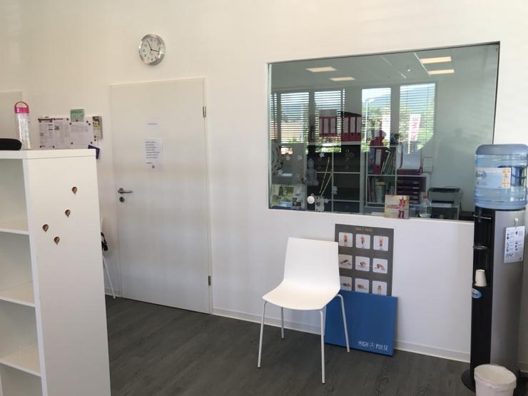 Bild 5: Provisionsfrei Nachmieter für modernisierte Büro/Praxis/Studio-Fläche im Westerbach-Center gesucht!