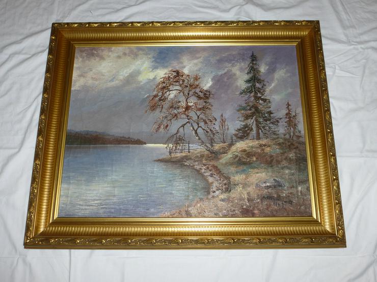Gemälde Öl auf Leinwand See mit Landschaft, signiert A. Strömqvist